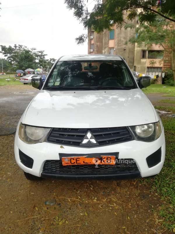  Mitsubishi L 200 2015