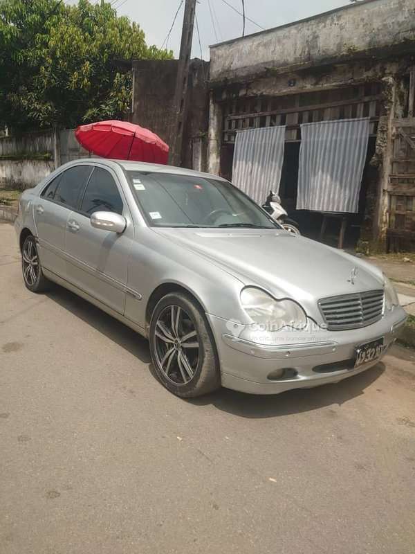  Mercedes-Benz C200 2005